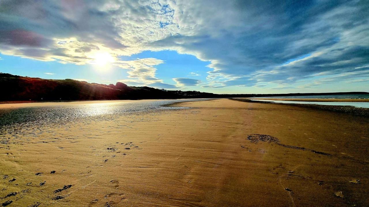 Echo Beach Файлі Екстер'єр фото
